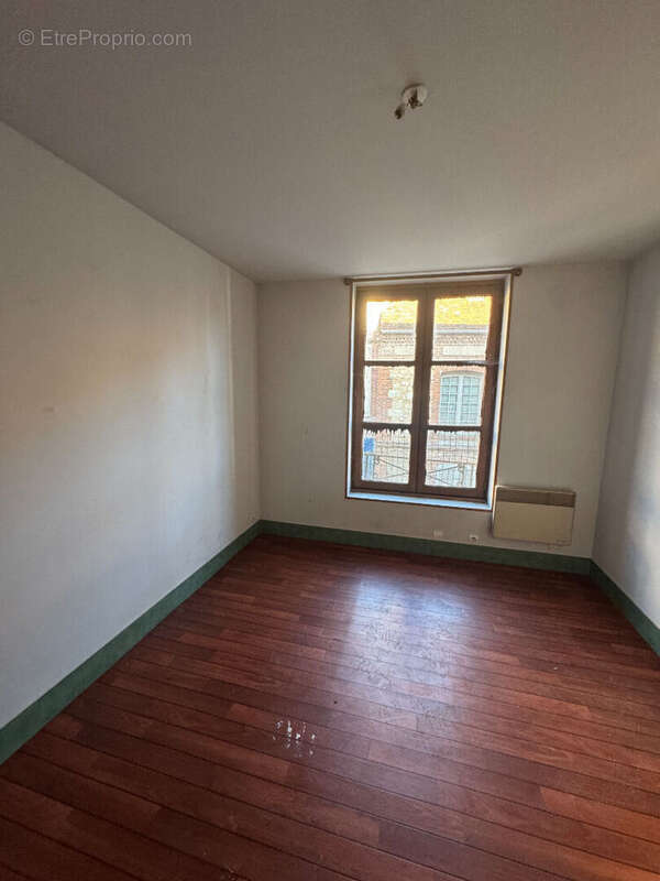 Appartement à MOULINS-LA-MARCHE