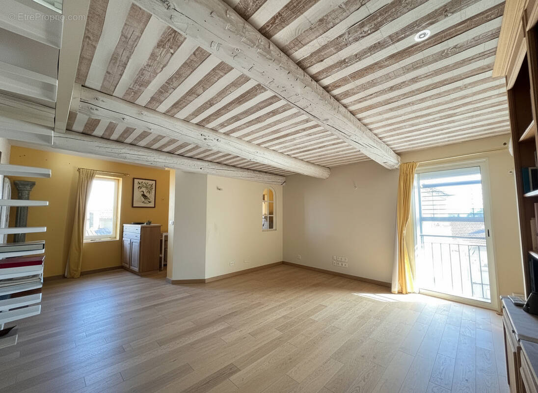 Appartement à L'ISLE-SUR-LA-SORGUE