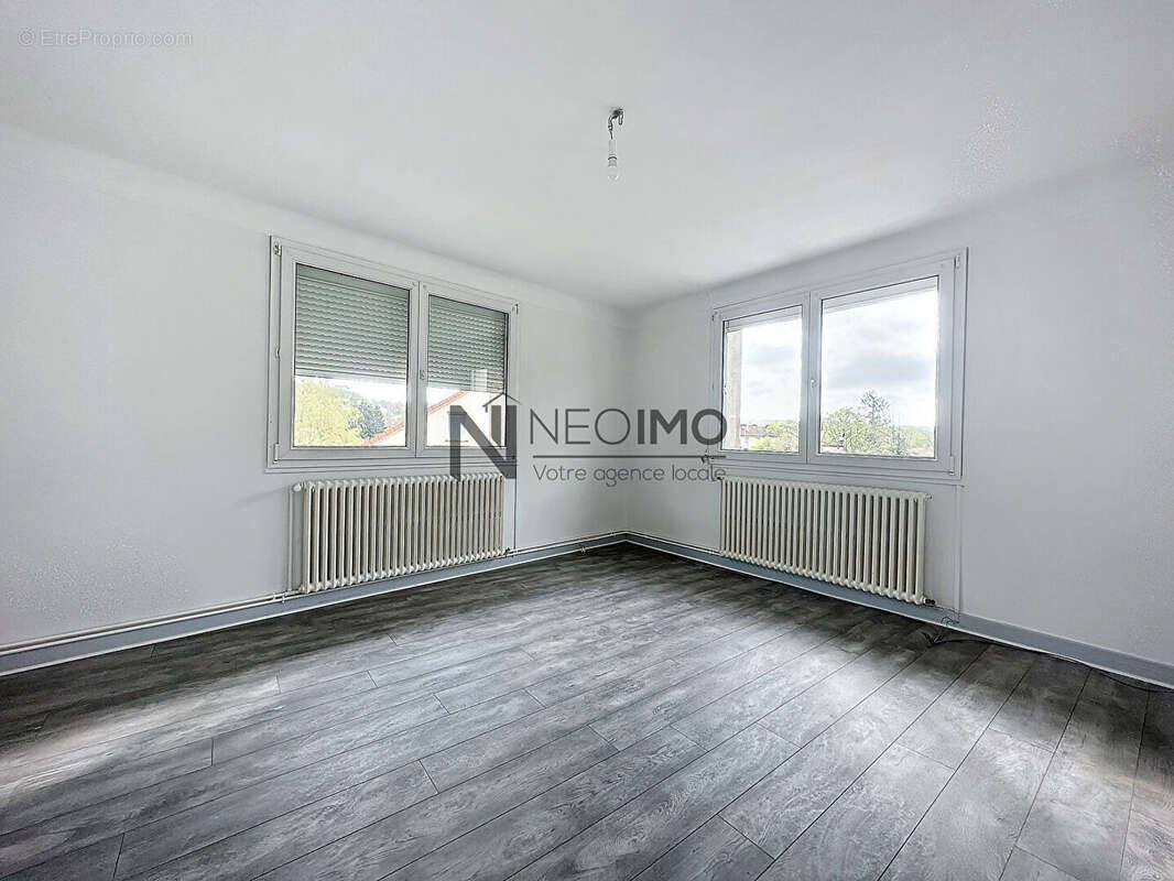 Appartement à NEUFCHATEAU
