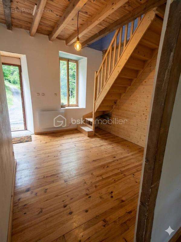 Charme et quiétude à Molocazal : Maison avec grand terrain au bord de la rivière - photo 6
