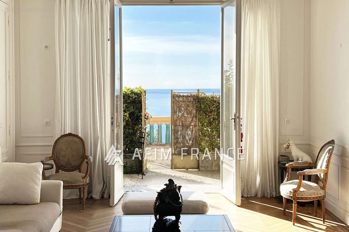 Appartement à BEAUSOLEIL