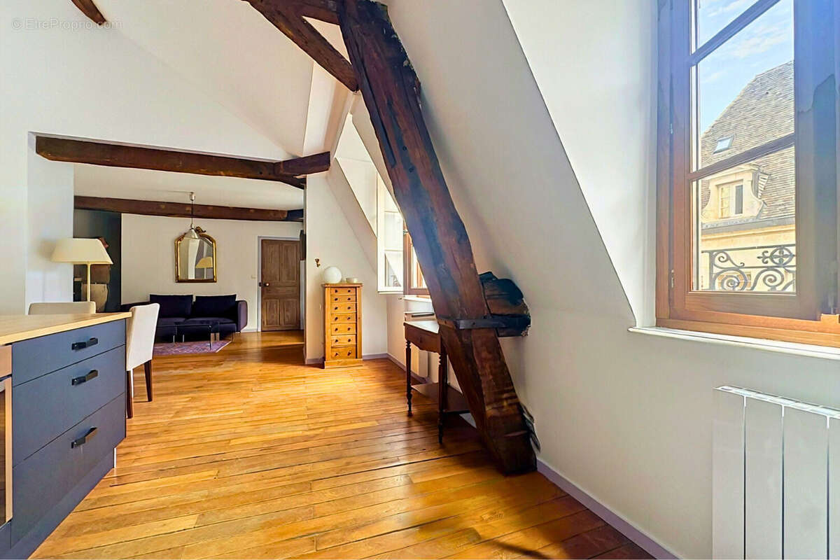 Appartement duplex de caractère à vendre - Dijon Centre Historique - 2 chambres - Hôtel particulier 107,33 m² au sol - photo 2