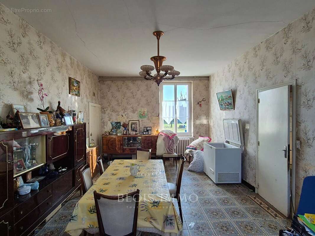 Charmante maison de ville à rénover à Mont Pres Chambord - photo 3