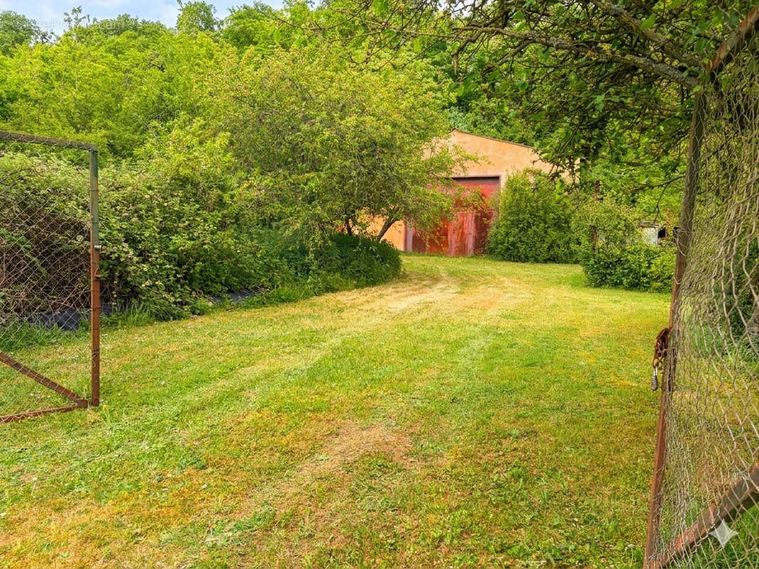 Autre à JOUY