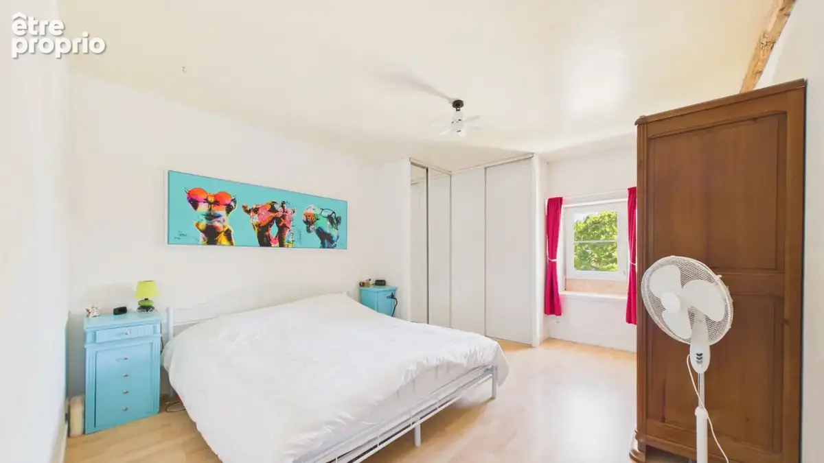 Exceptionnelle propriété de village avec gîte et piscine chauffée - Excellent potentiel de revenus - photo 8