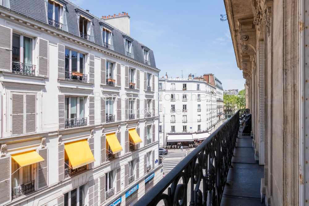 Appartement à PARIS-17E