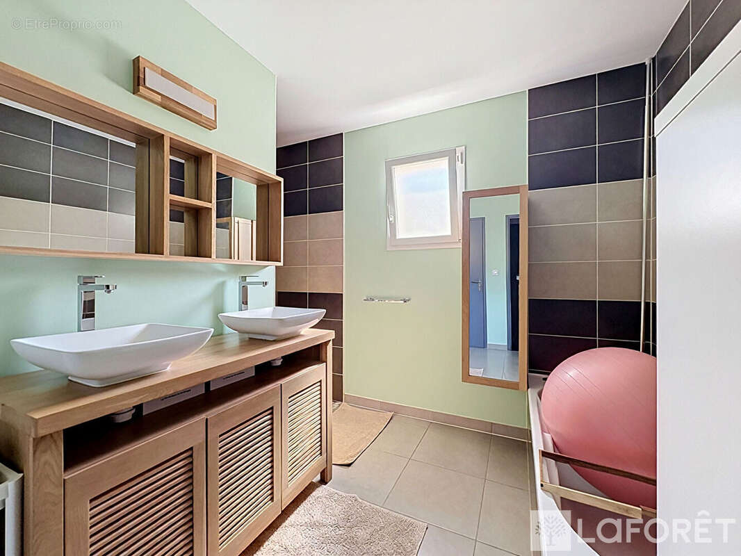Maison Val De Virvee 4 pièce(s) 110 m2 - photo 5