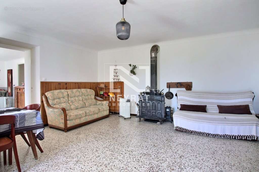 FAYENCE - Maison 150m² - Environnement privilégié - Très beau terrain - photo 8