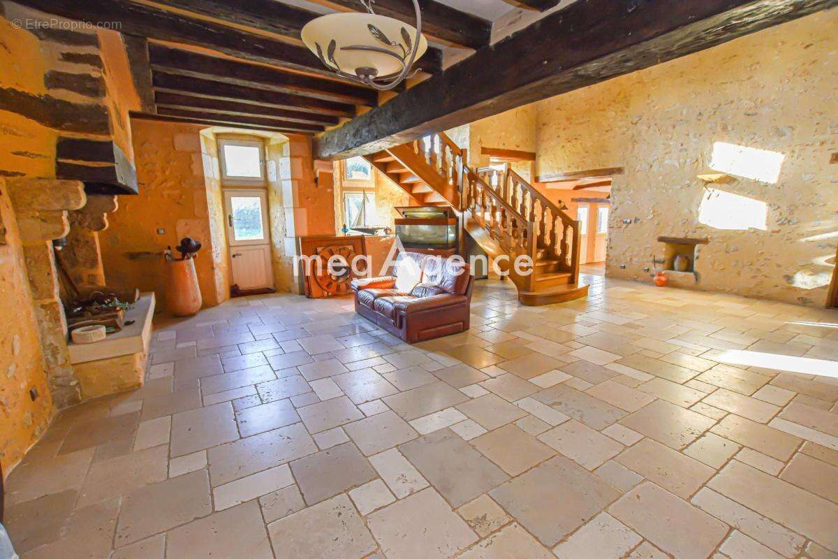 Maison à SOULIGNE-FLACE