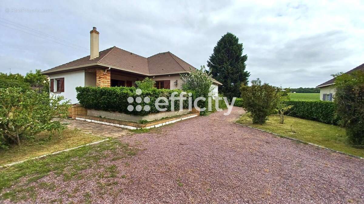 Maison 163 m² à Etrepagny  - photo 2