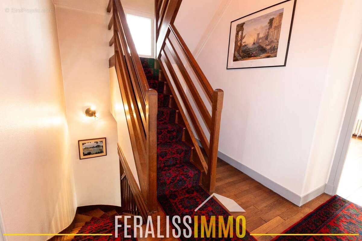 Maison à VAUX-SUR-SEINE