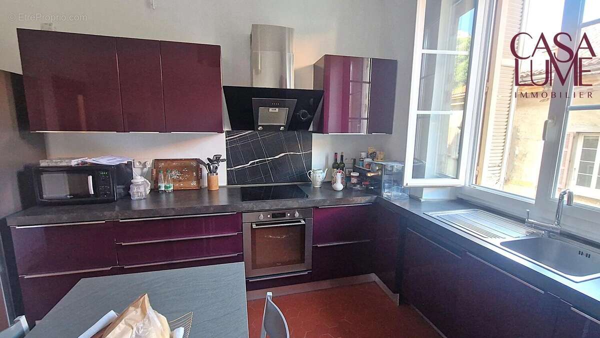 F4 de 91 m² cours Grandval à 5 mn des plages - photo 3