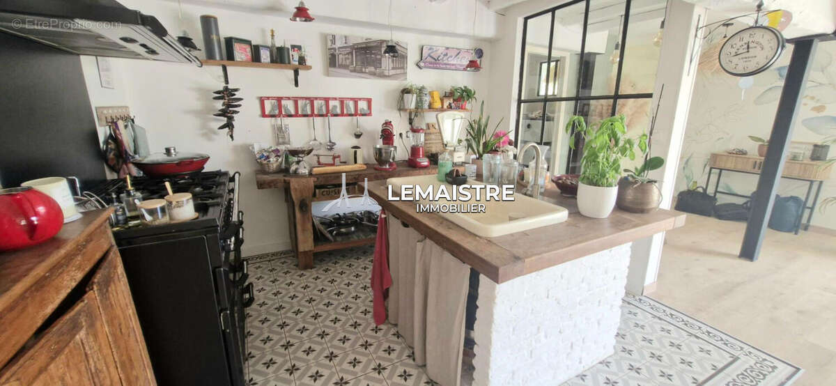 Maison à vendre - Limite Yvetot - 228 m² - 5 chambres - Gîte indépendant et piscine - photo 6