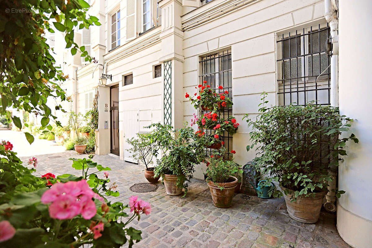 Appartement à PARIS-7E