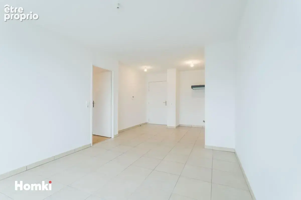 Appartement T2 de 39 m² à Annemasse 74100, Rue du Petit Malbrande - photo 4