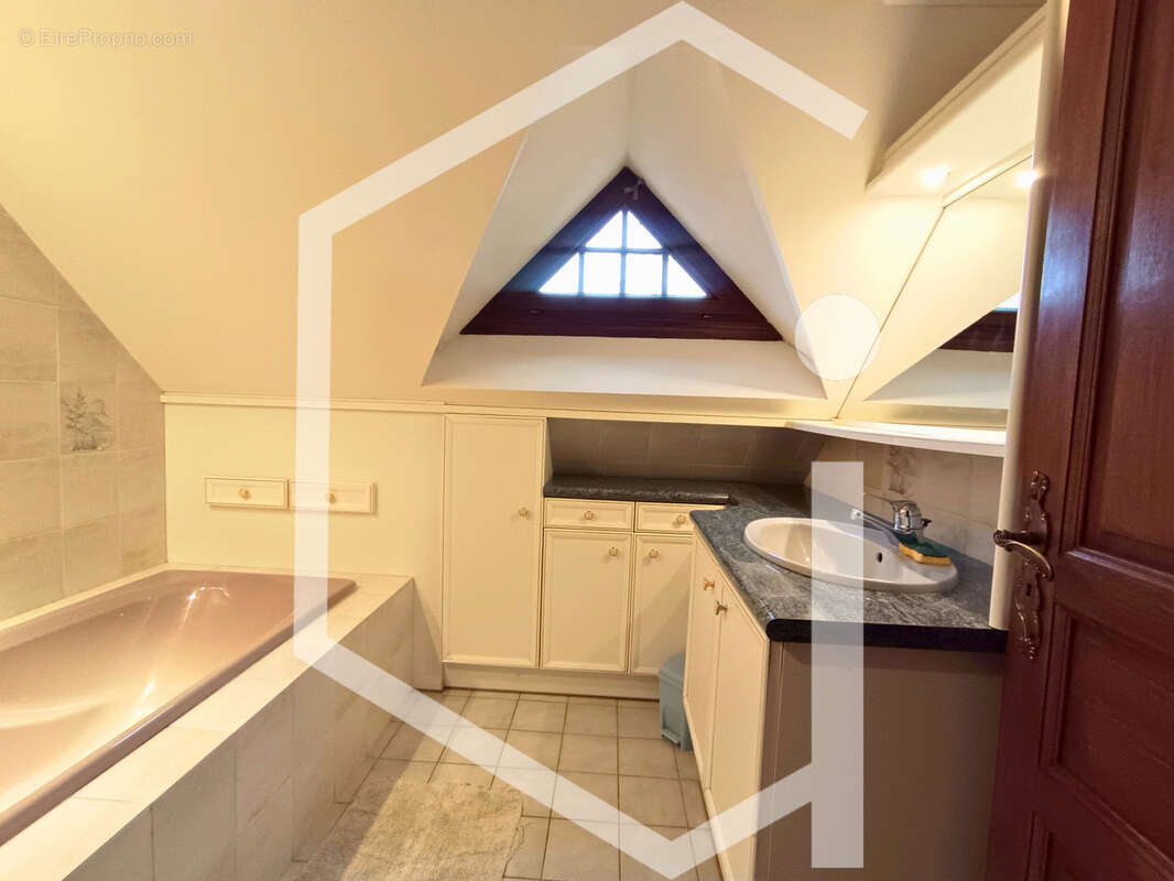 Maison à COSNE-COURS-SUR-LOIRE