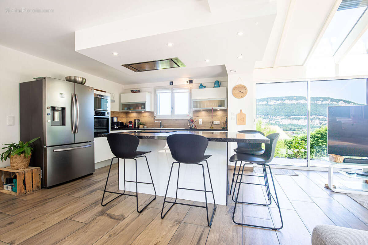 Agence immobiliere laforet - exclusivite - "lavande" - maison individuelle de 126,70m² - sous-sol complet 48,07m²  - dpe c - ter - photo 2