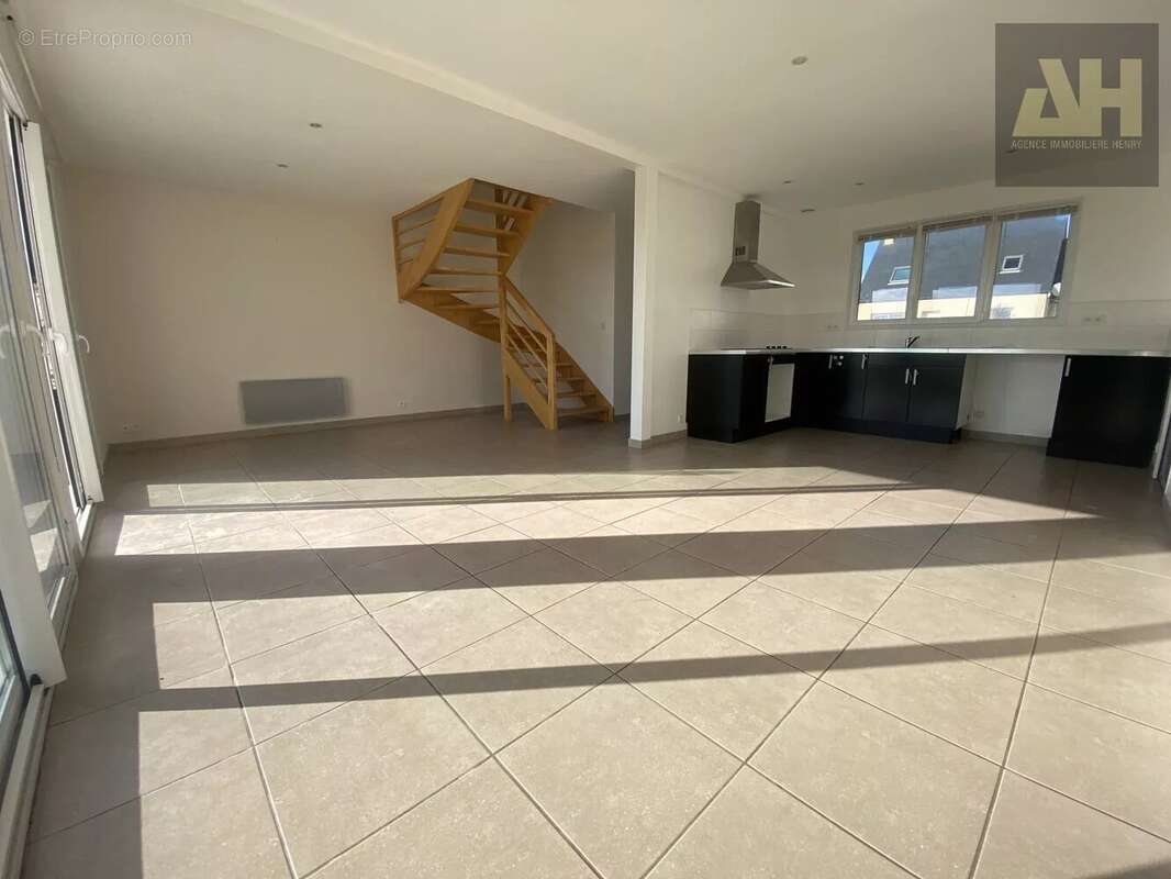 Maison à PLOUGONVELIN