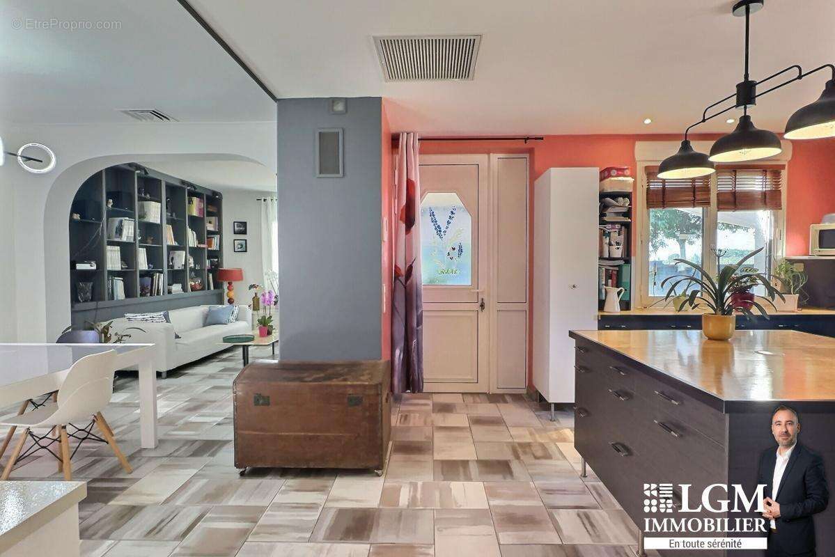 Propriété de 198 m2 sur 3,3 hectares - photo 5