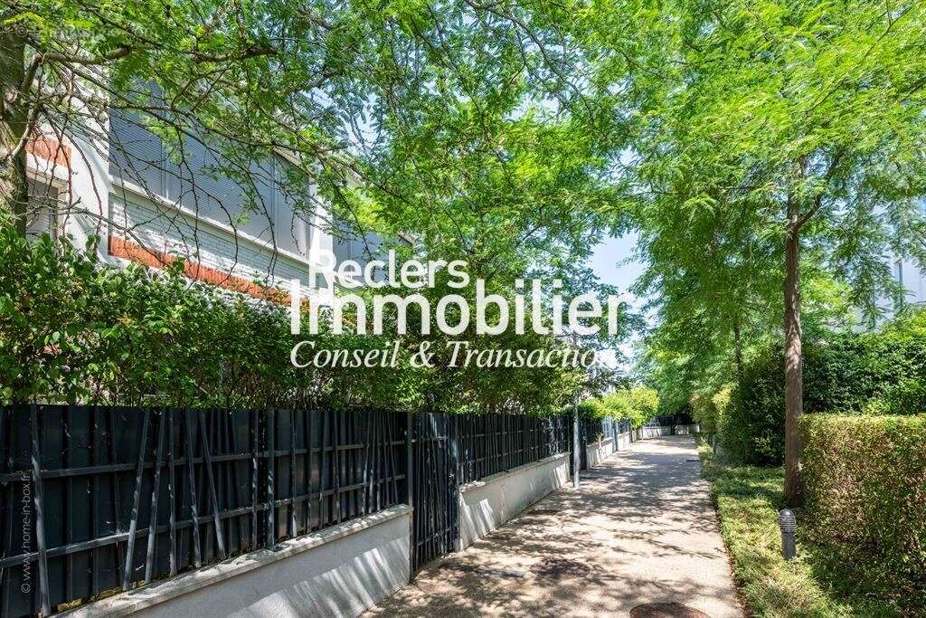 Loft familial d'exception de 112m2 avec terrasse et jardin  – nanterre centre ville - photo 16