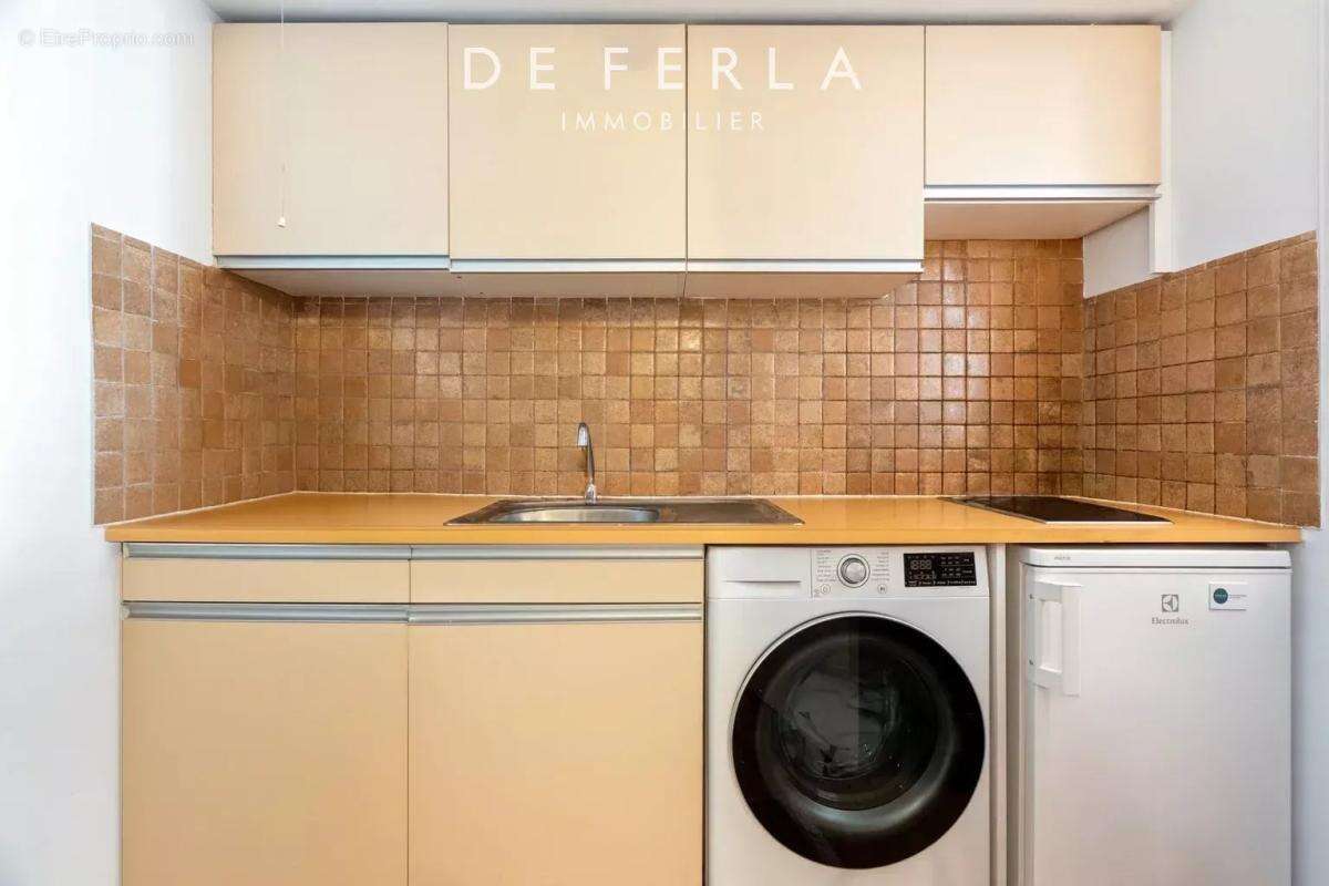 Appartement à PARIS-14E