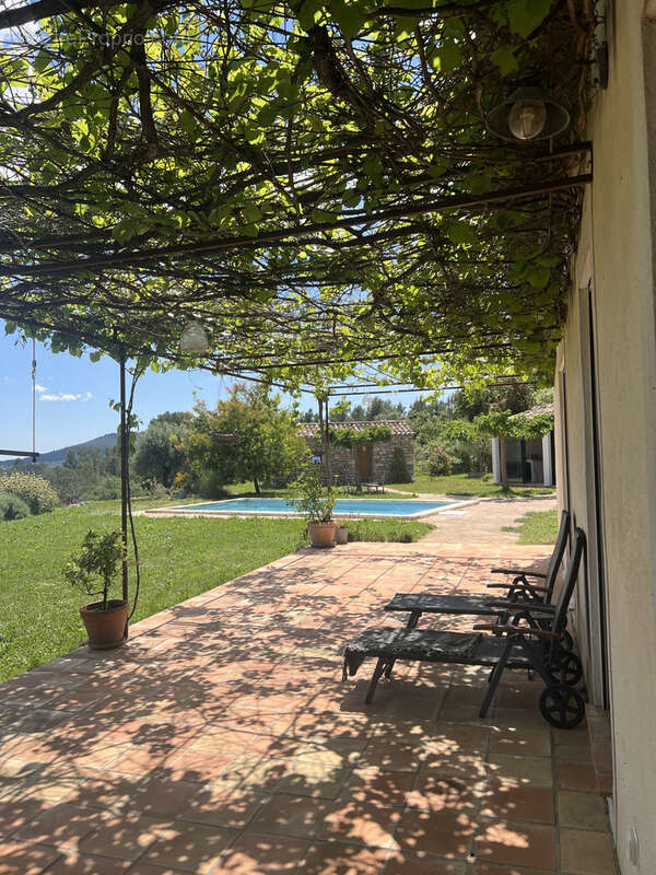 Maison à BESSE-SUR-ISSOLE