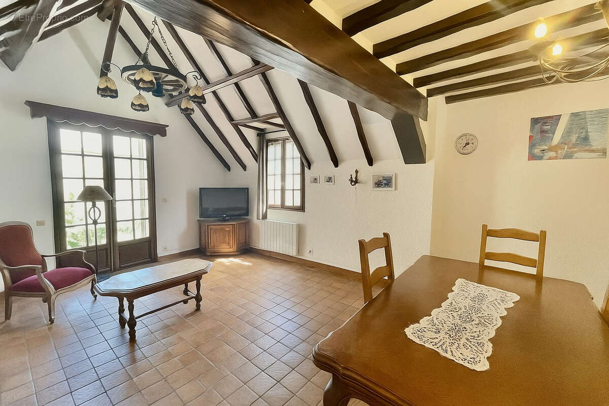 Maison à LA CHAPELLE-EN-SERVAL