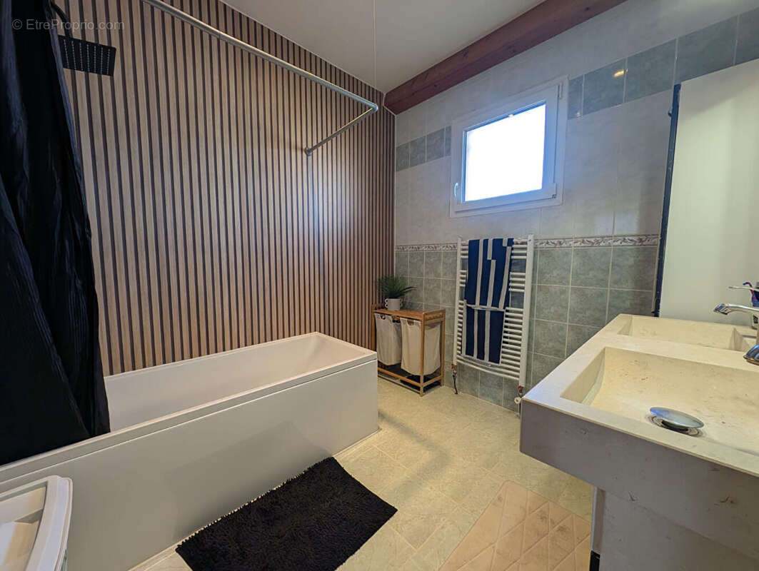 Maison à SAINT-MARCEL-LES-VALENCE