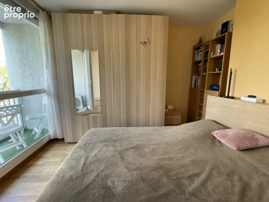 Tête d'Or - La Doua : T5 lumineux avec 3 ch., terrasse, 2 loggias et vue dégagée - photo 17