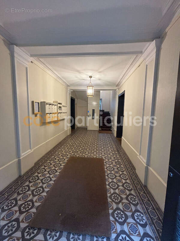 Appartement à PARIS-8E