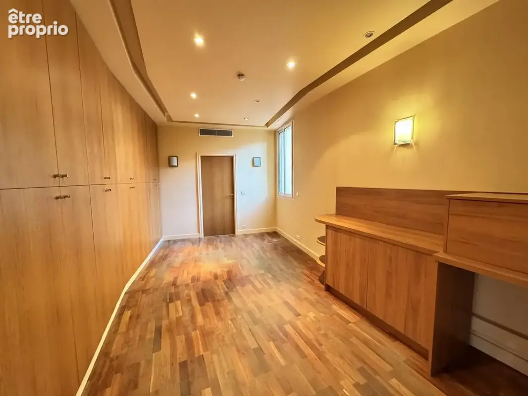Cannes La Croisette - Appartement 100 m2 à vendre - Gros potentiel locatif - photo 3