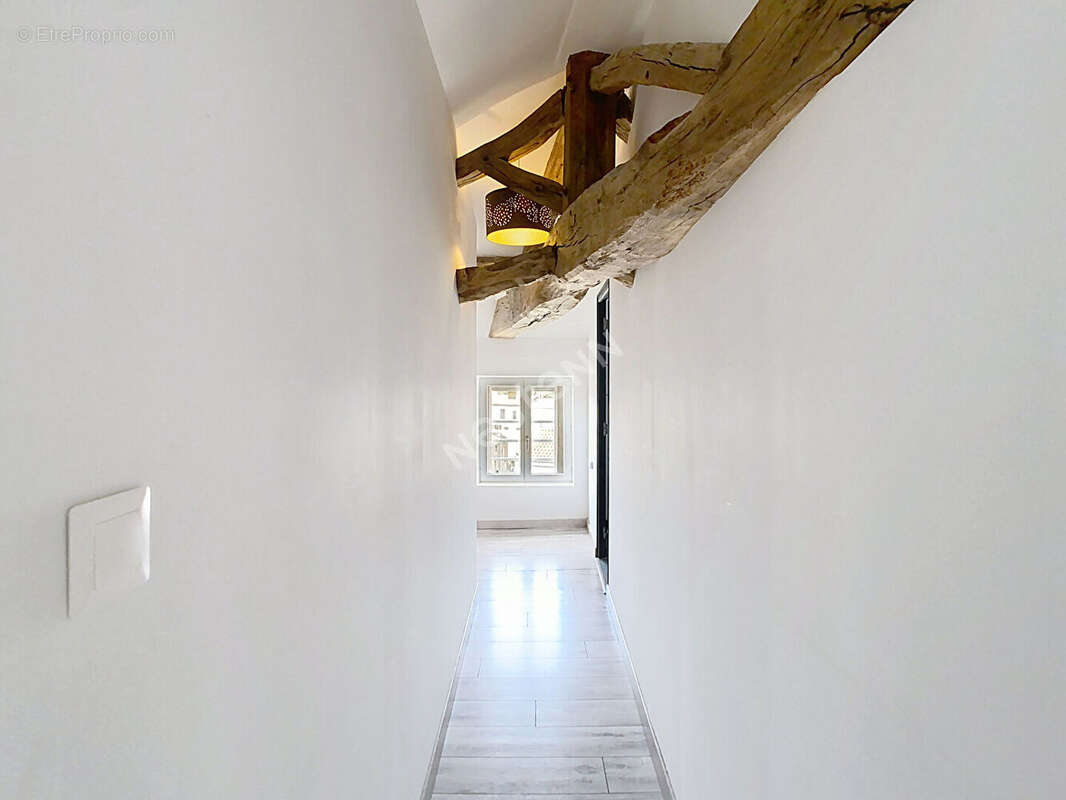Maison familiale en pierre à vendre dans le bourg du Fief Sauvin - photo 11