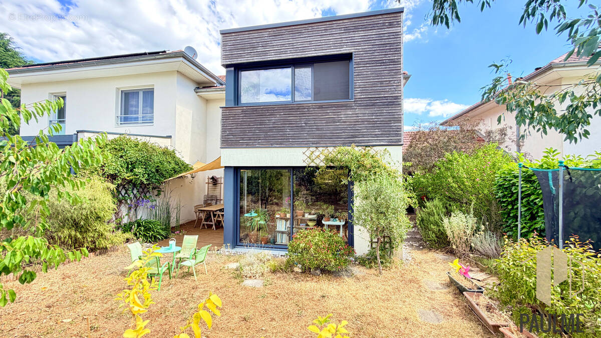 Maison à THOIRY