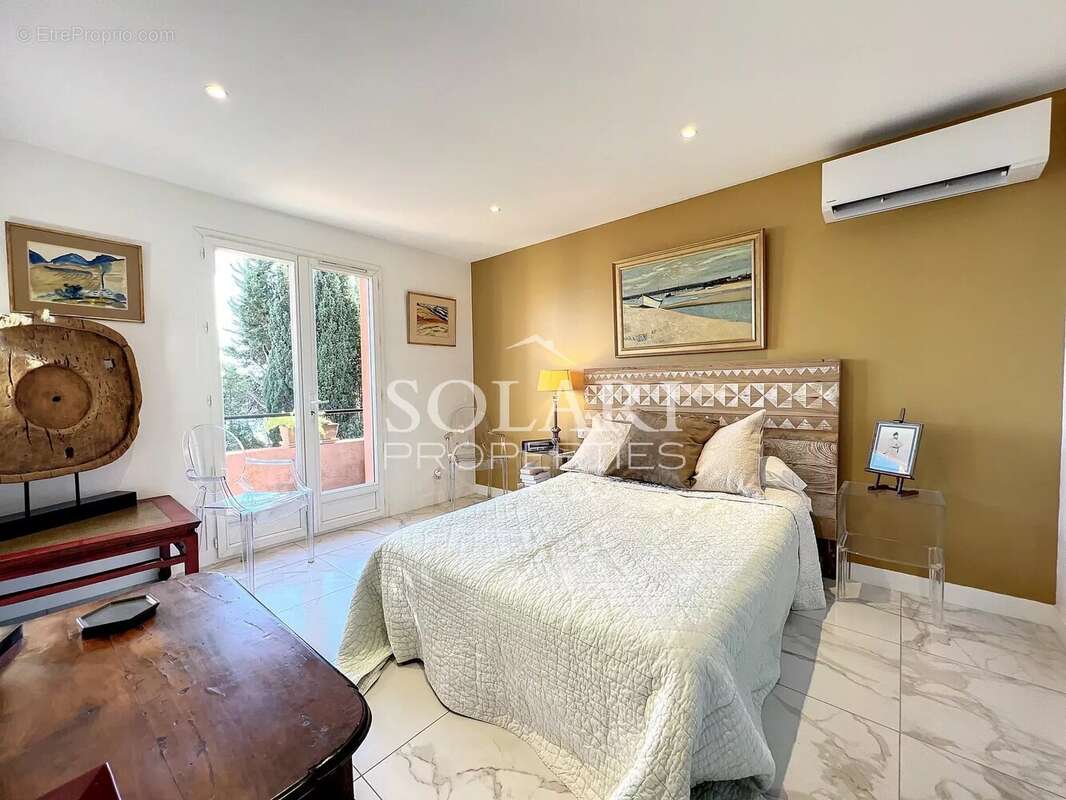 Maison à THEOULE-SUR-MER