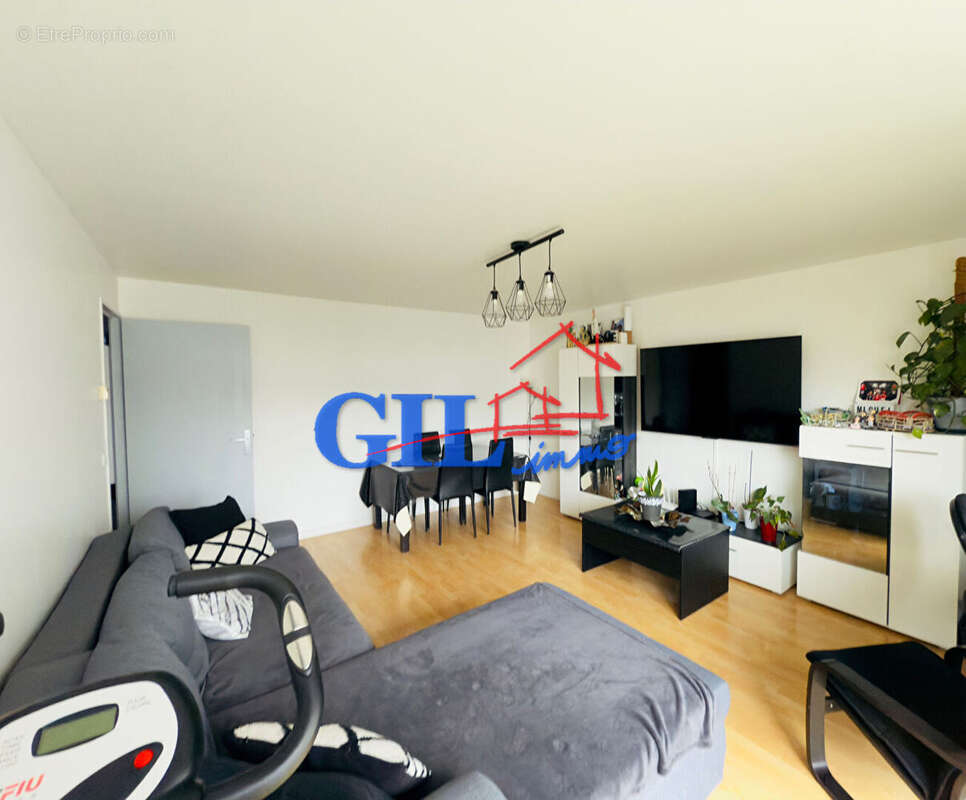 Appartement à SAVIGNY-LE-TEMPLE