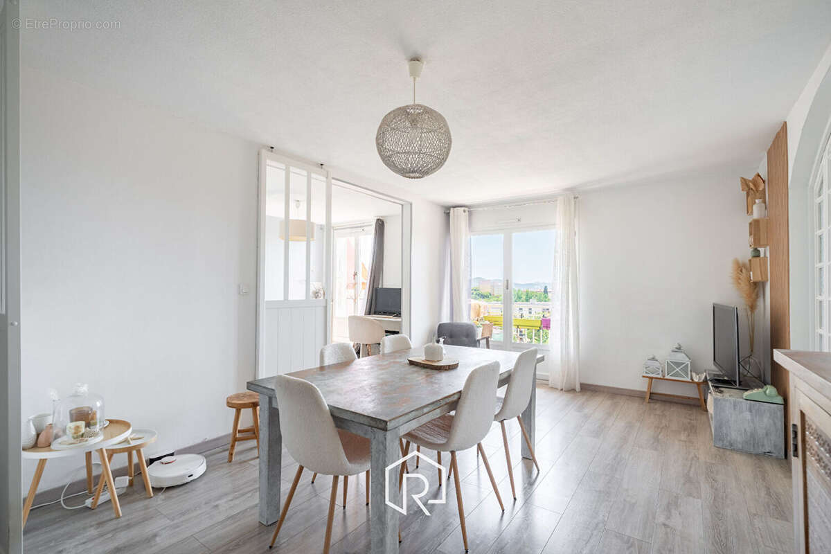 Appartement à MARSEILLE-12E