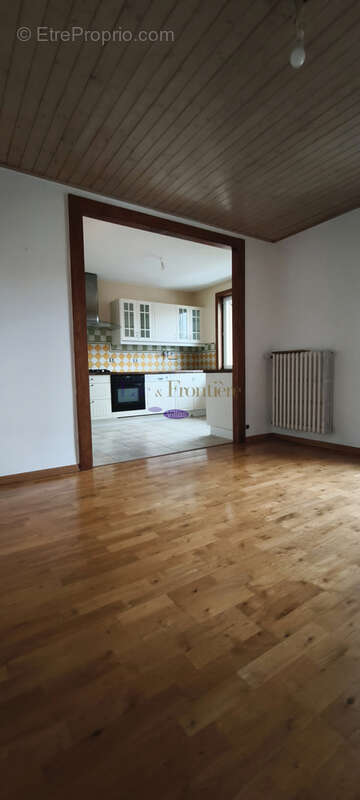 Appartement à LA ROCHE-SUR-FORON