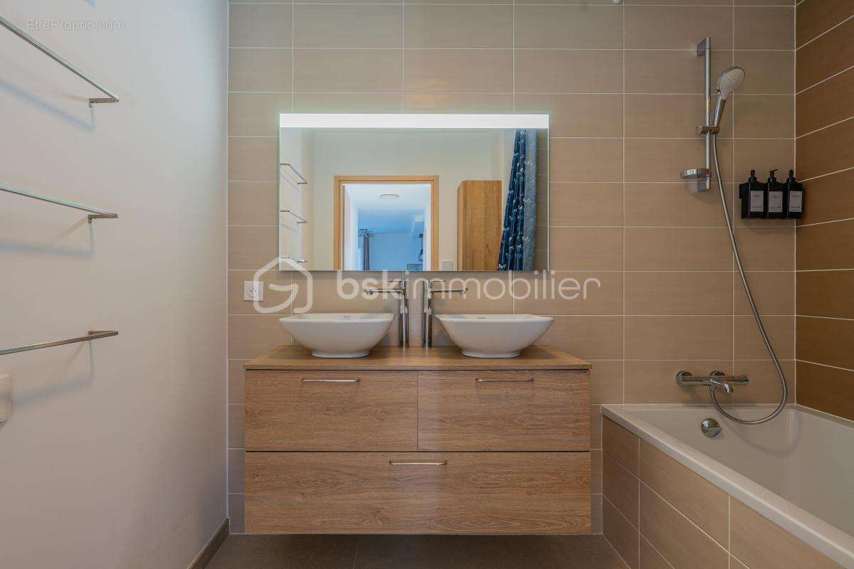 Appartement à PRINGY