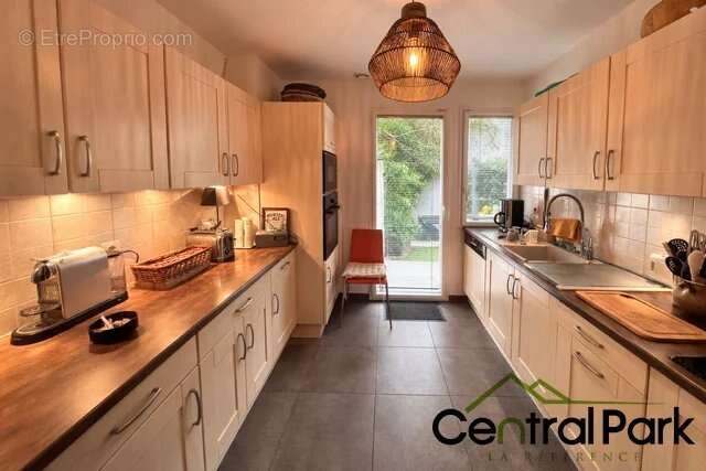 Maison à LE PERREUX-SUR-MARNE