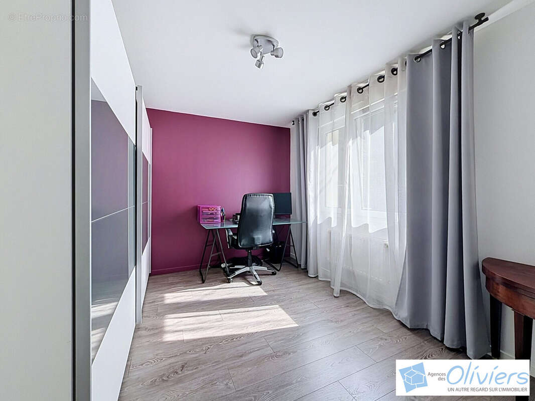 Maison 165 m² à Saint-Remy-Les-Chevreuse  - photo 8