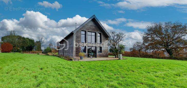 Maison à POULLAOUEN