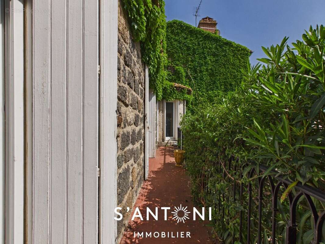 Maison à VILLENEUVE-LES-BEZIERS