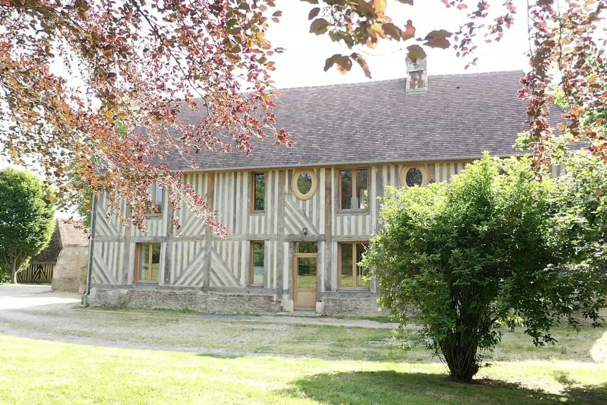 Maison à SAINT-PIERRE-SUR-DIVES