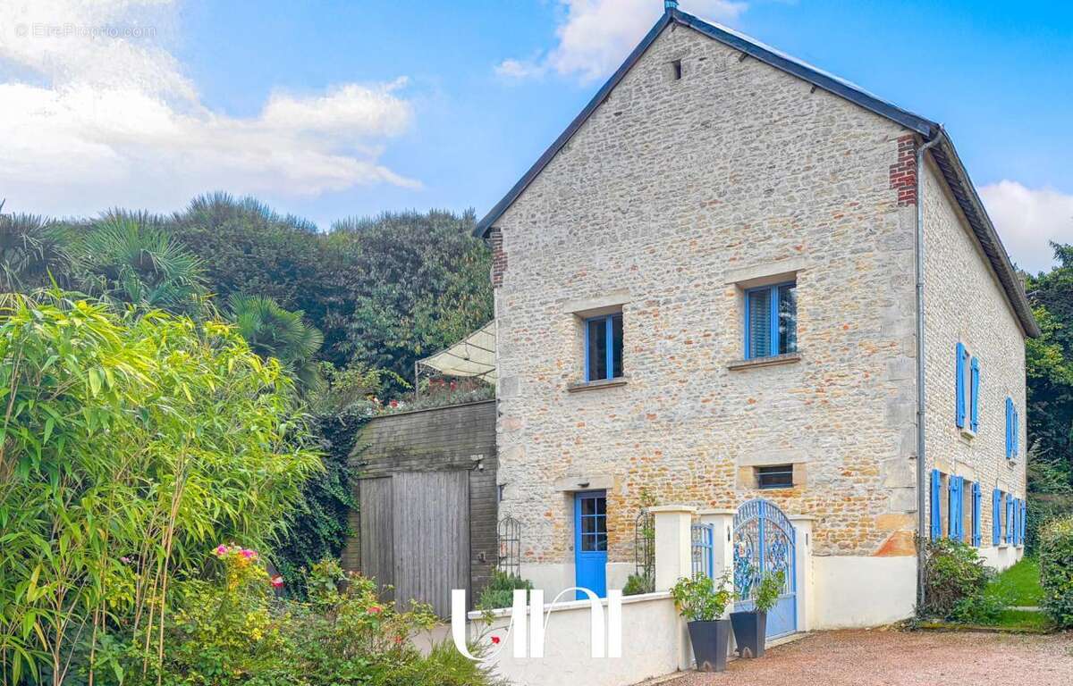 Maison à MEZIDON-CANON