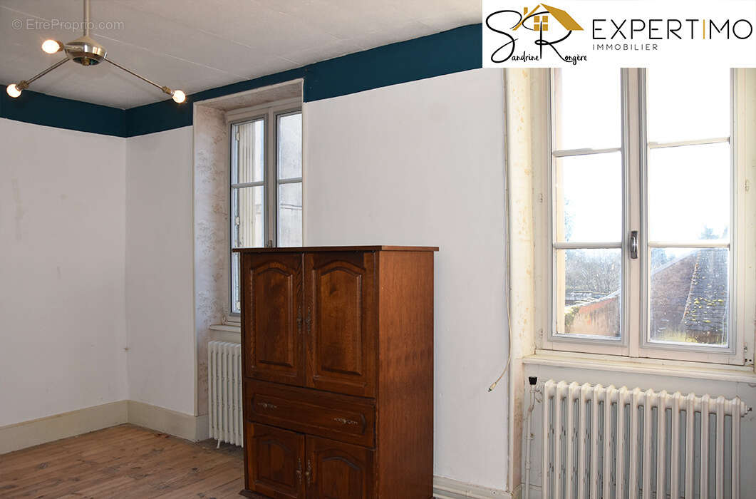 Maison à SAINT-GERVAIS-D'AUVERGNE