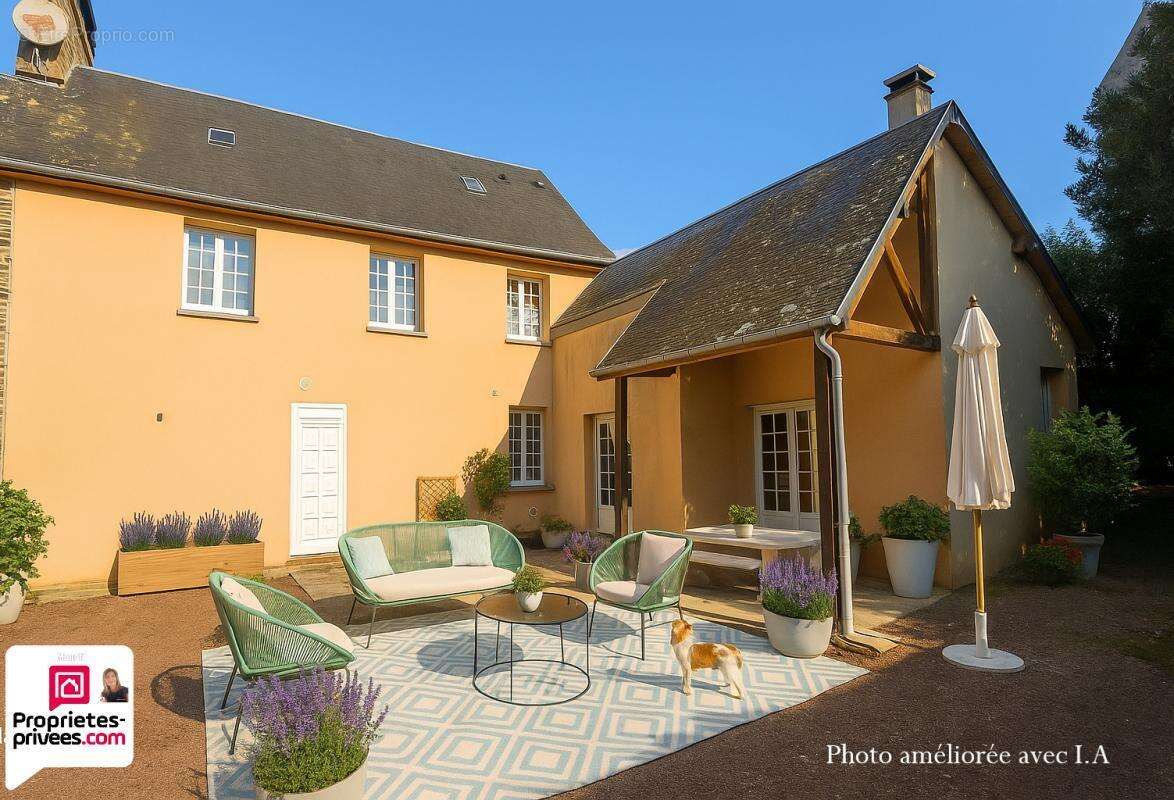 Maison à SAINT-HILAIRE-DU-HARCOUET