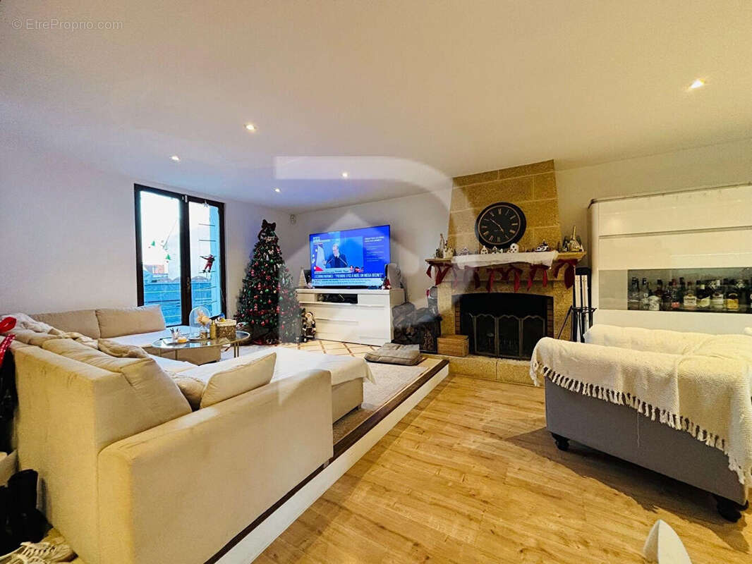 Maison à SARTROUVILLE