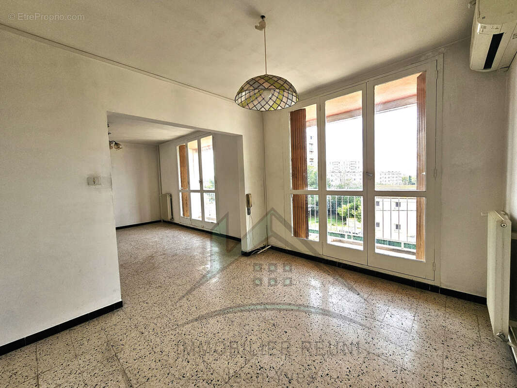 Appartement à PORT-DE-BOUC