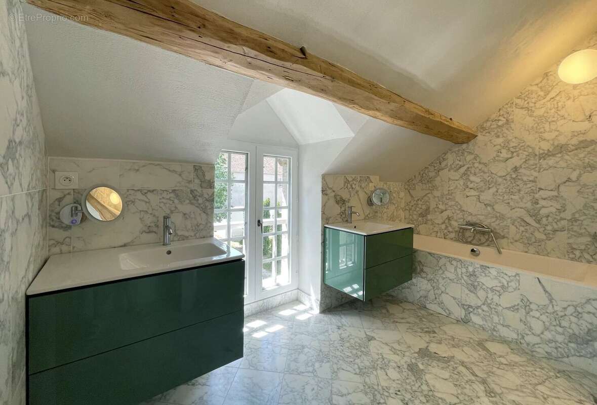 Maison à FONTAINEBLEAU