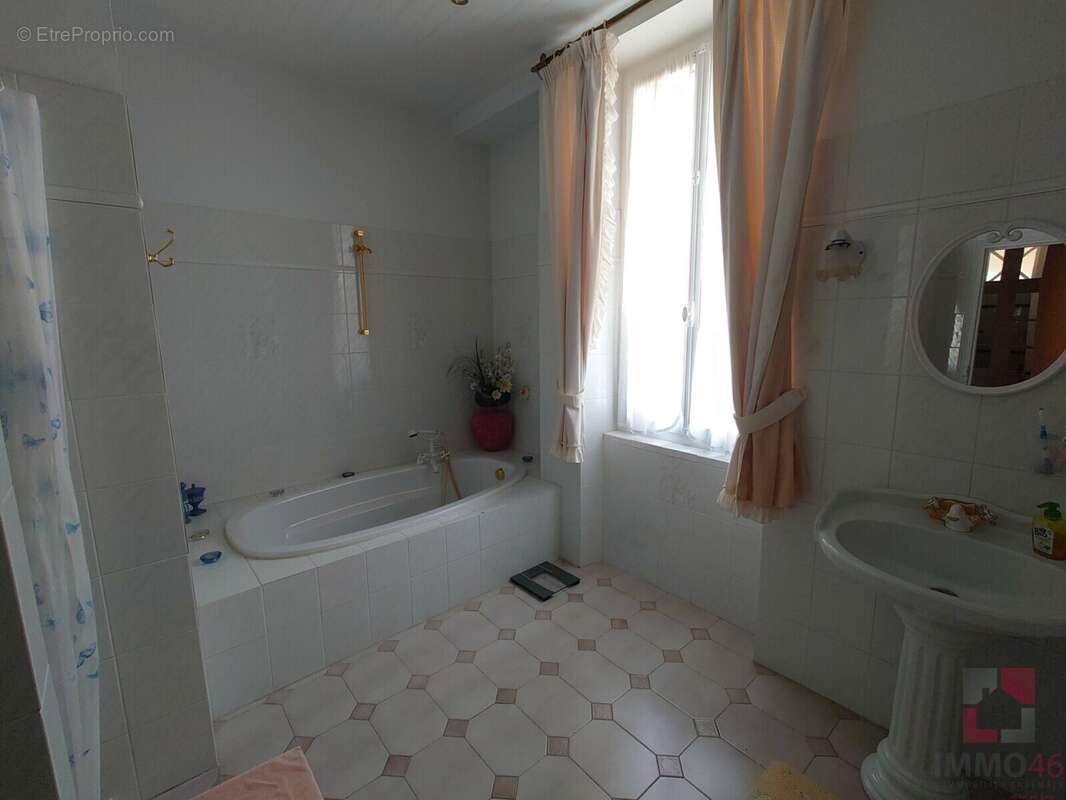 Maison à PRAYSSAC